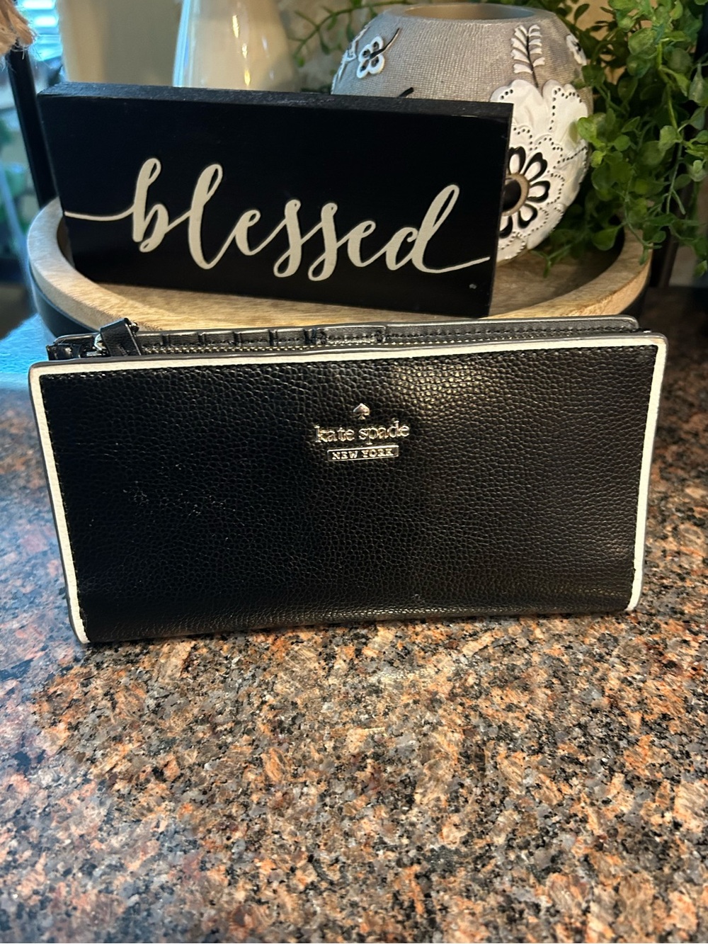 Kate Spade Patterson Drive Painted Edge Wallet - Picture 3 of 12